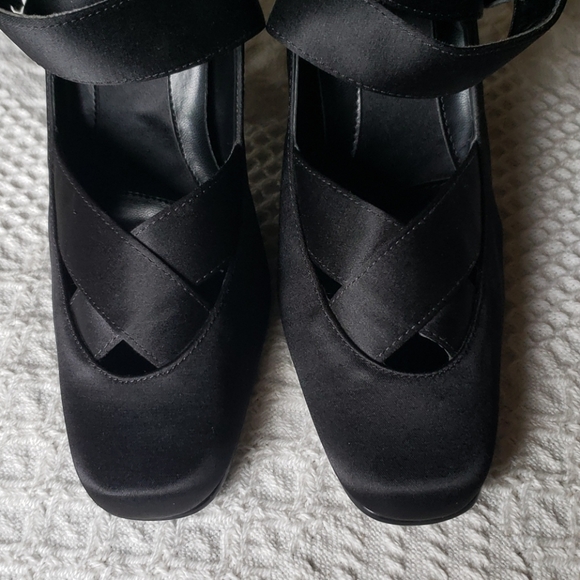 Colin Stuart Black Satin Ballet Heels - Picture 2 of 8